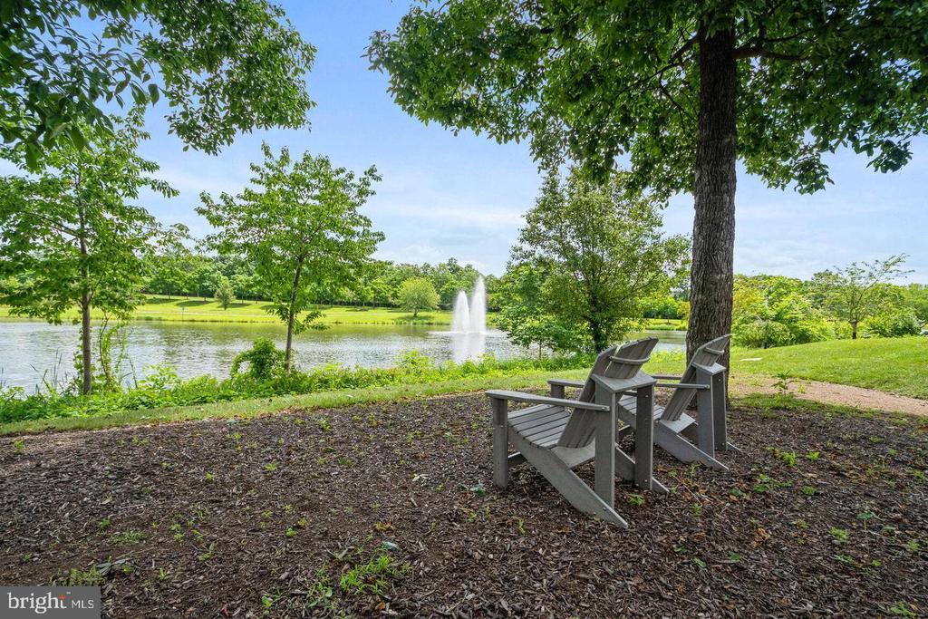 25280 Lake Shore Sq #304