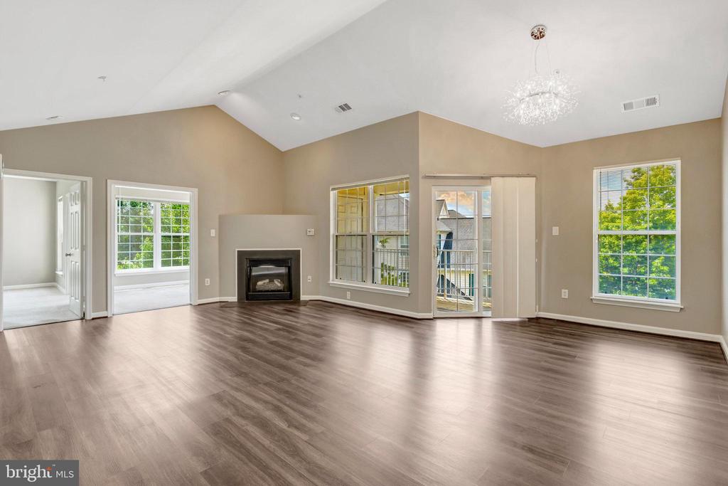 25280 Lake Shore Sq #304