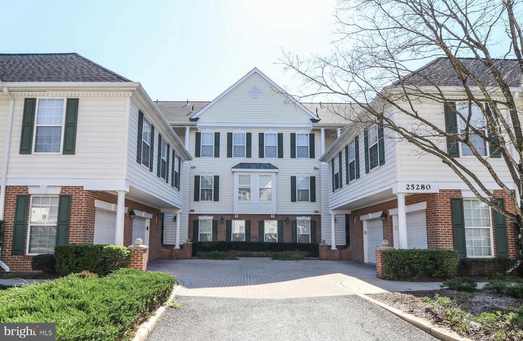 25280 Lake Shore Sq #304