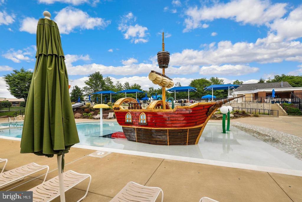 25280 Lake Shore Sq #304