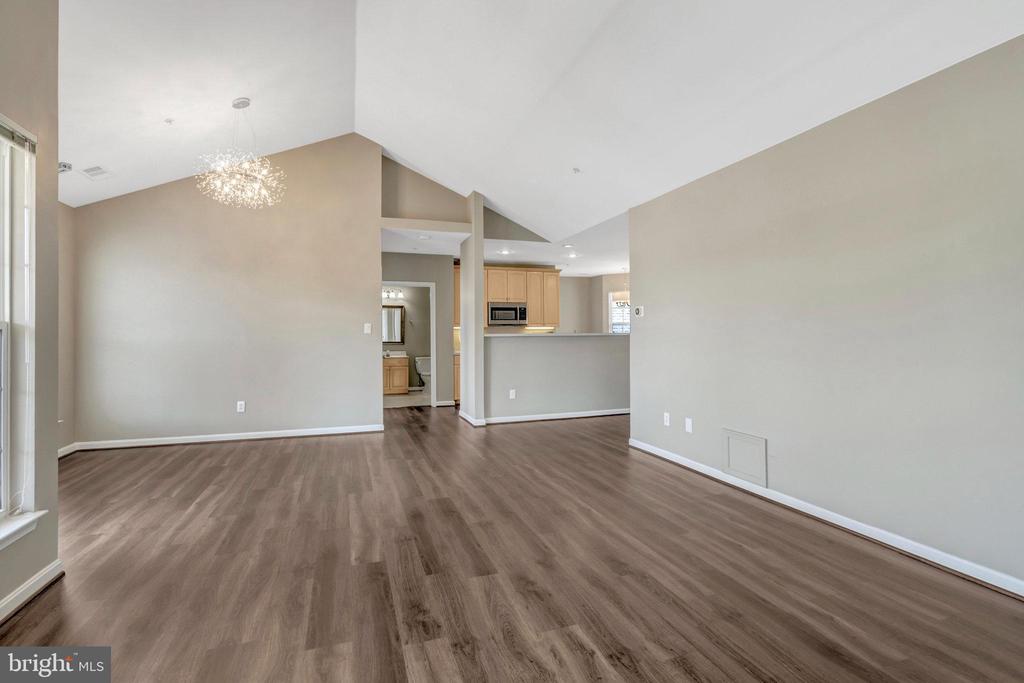25280 Lake Shore Sq #304