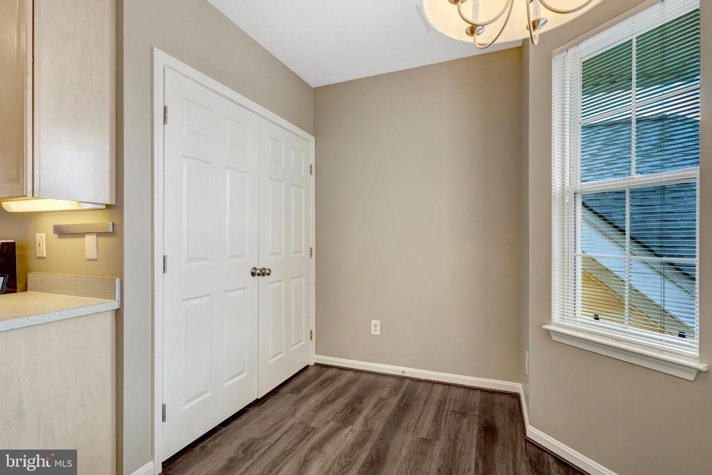 25280 Lake Shore Sq #304