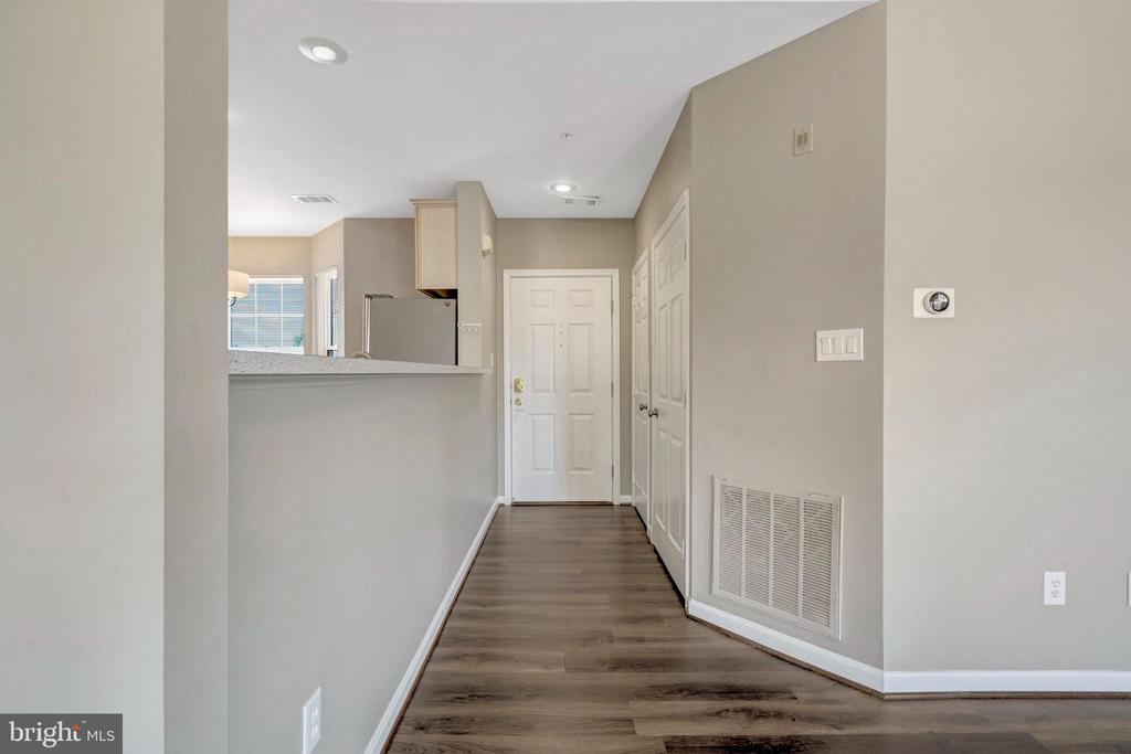 25280 Lake Shore Sq #304