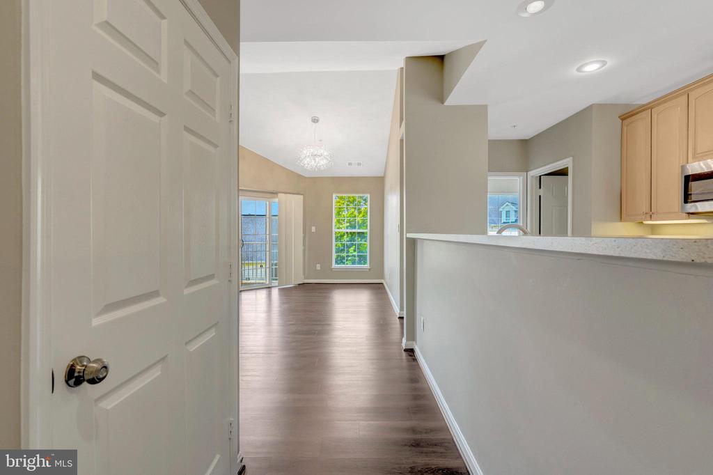 25280 Lake Shore Sq #304