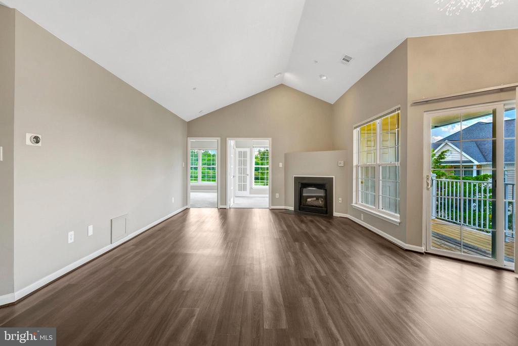 25280 Lake Shore Sq #304