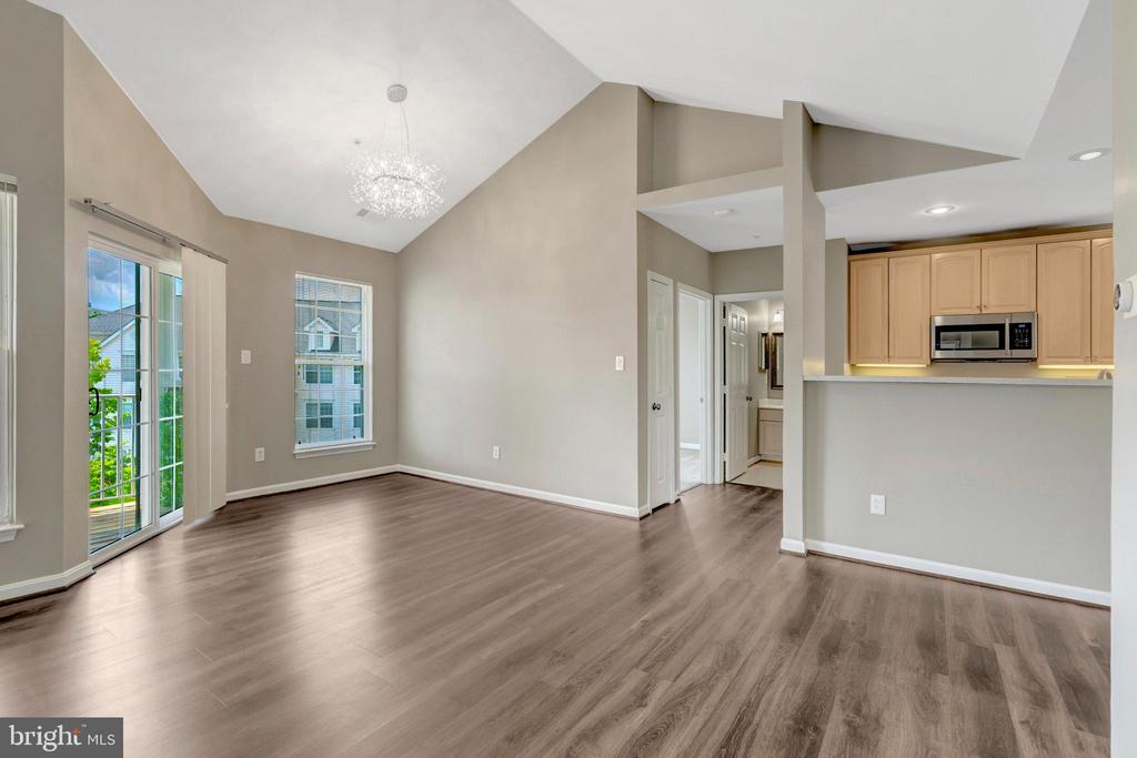 25280 Lake Shore Sq #304