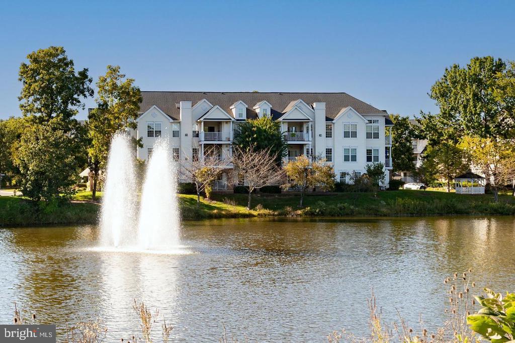 25280 Lake Shore Sq #304