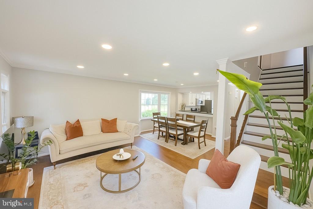 5 McCarty Ct