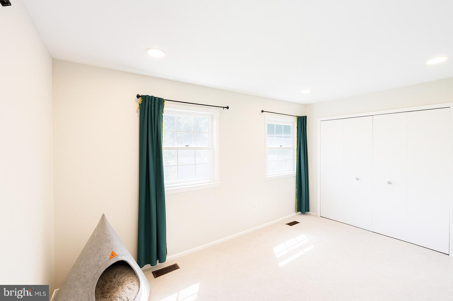 5 McCarty Ct