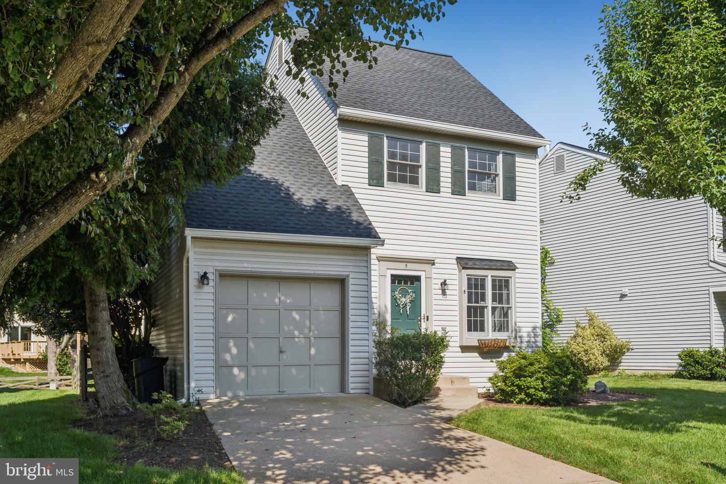 5 McCarty Ct