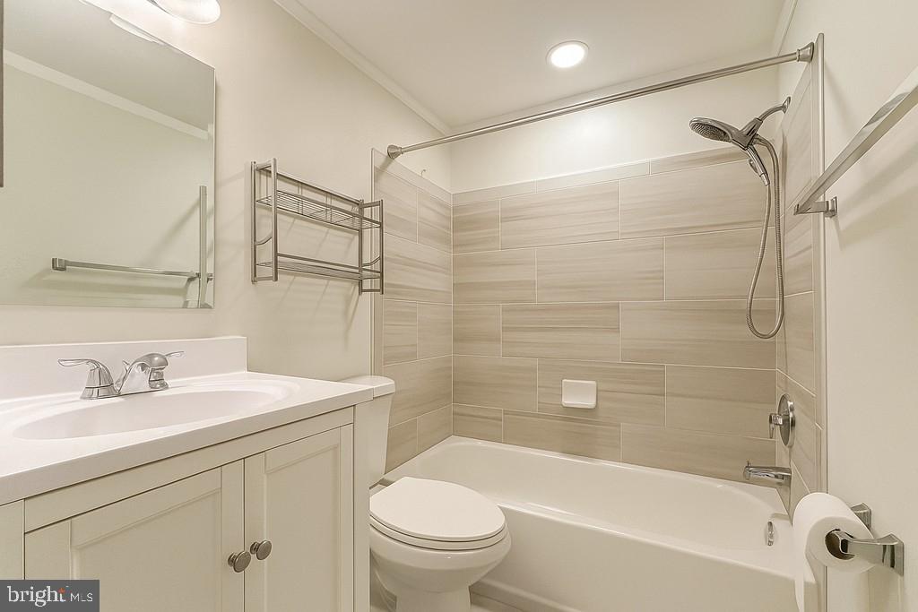 5 McCarty Ct