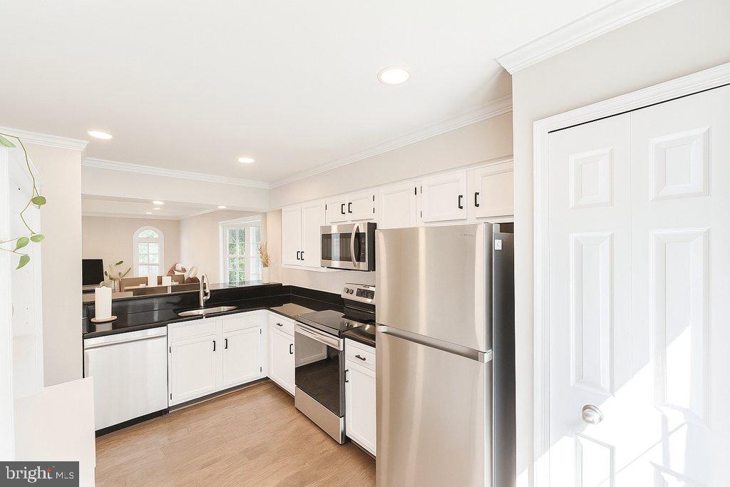 5 McCarty Ct