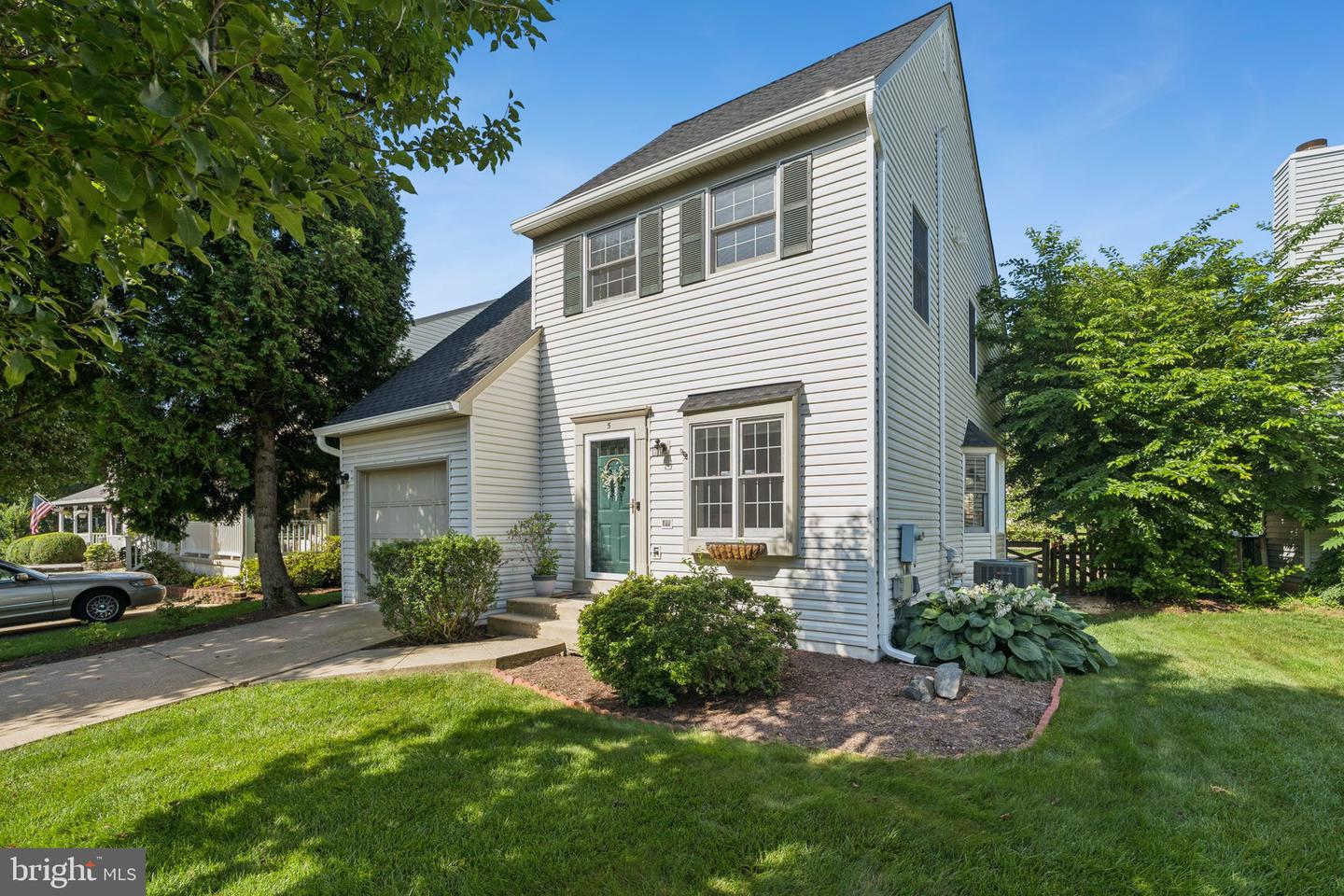 5 McCarty Ct