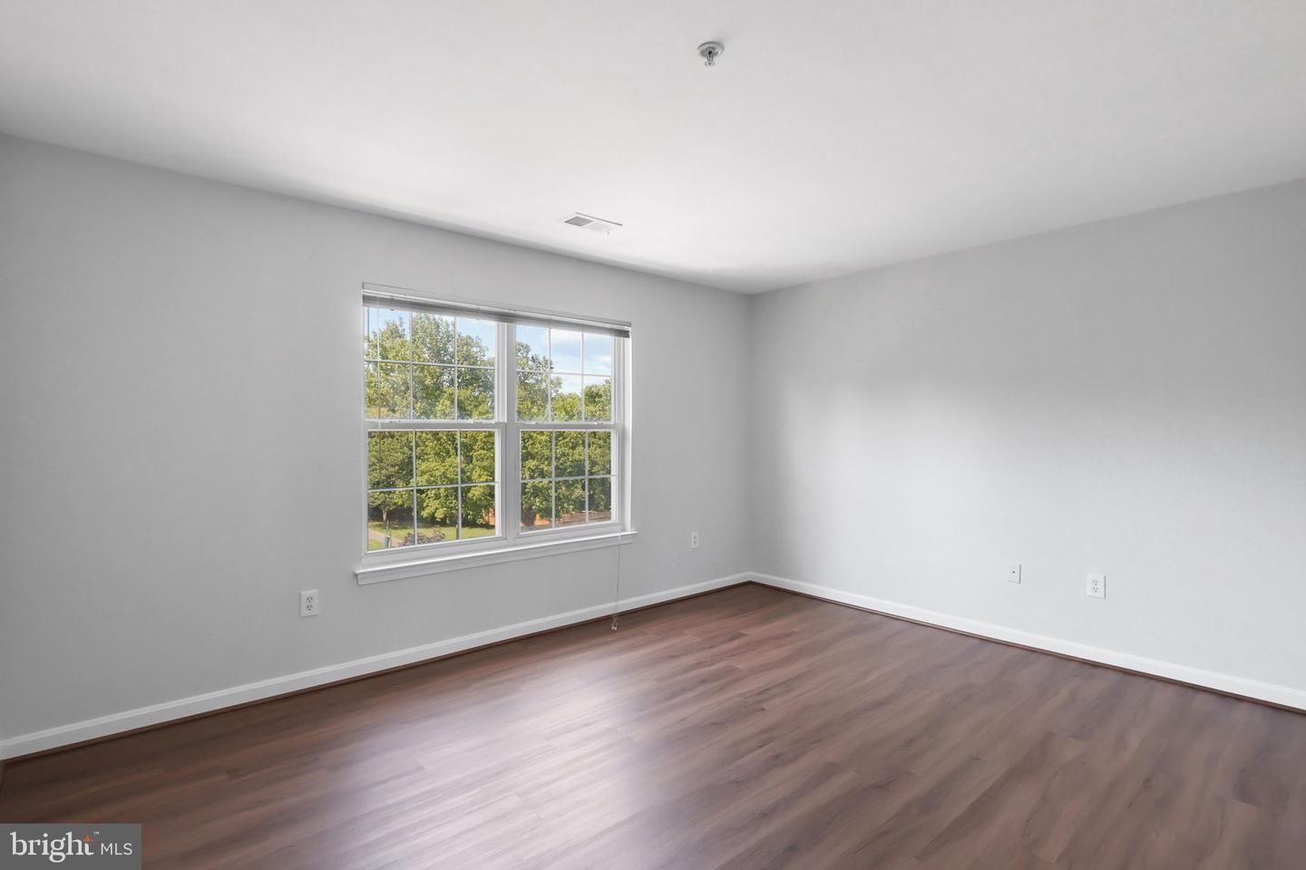 513 CONSTELLATION SQ SE #E