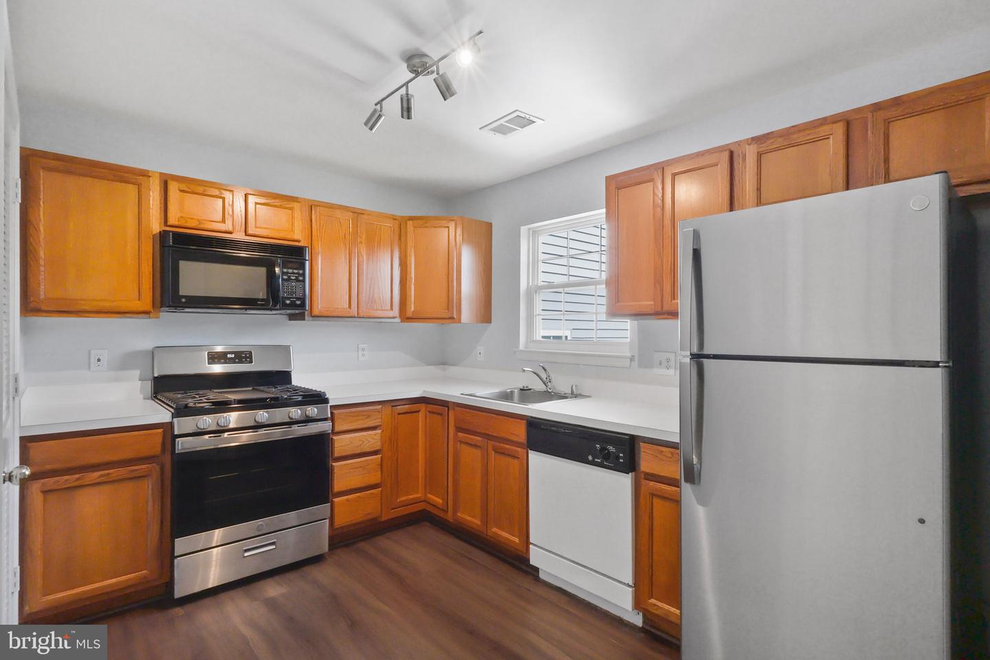 513 CONSTELLATION SQ SE #E