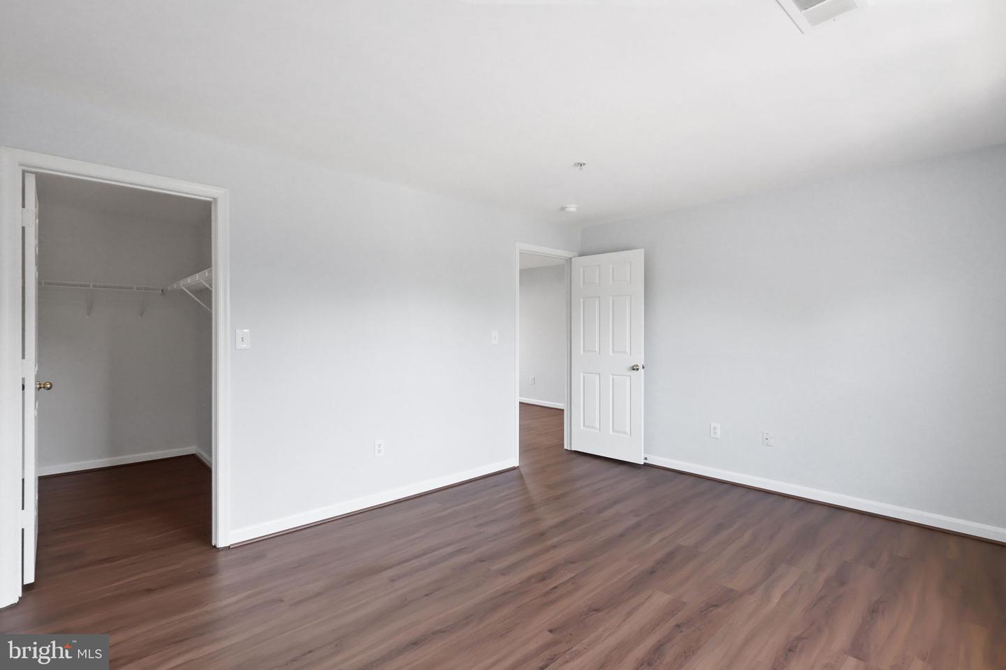 513 CONSTELLATION SQ SE #E