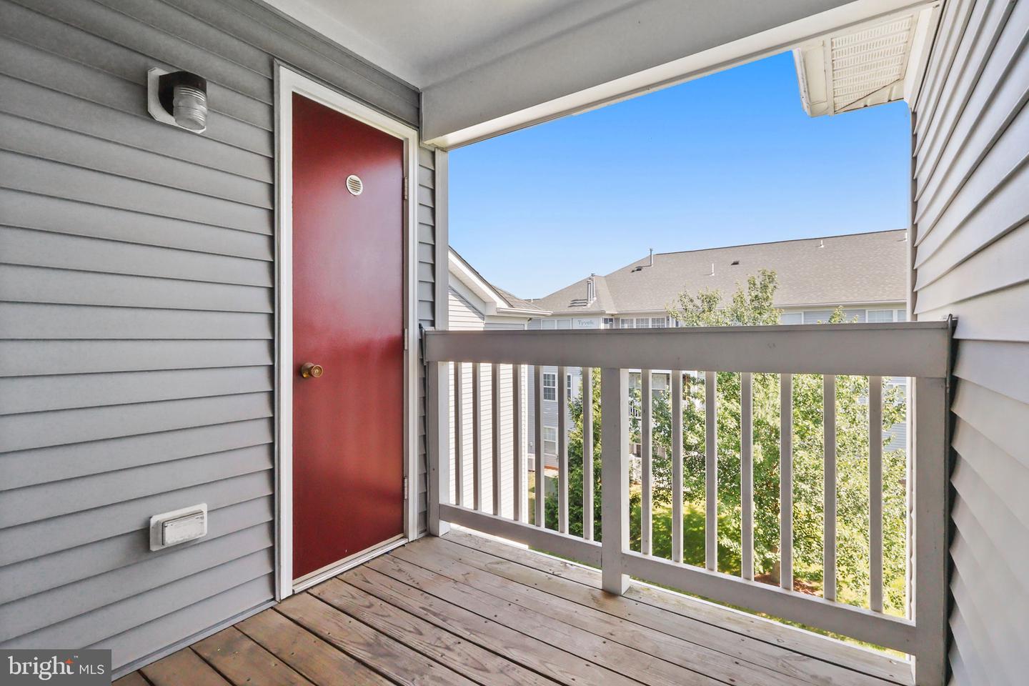 513 CONSTELLATION SQ SE #E