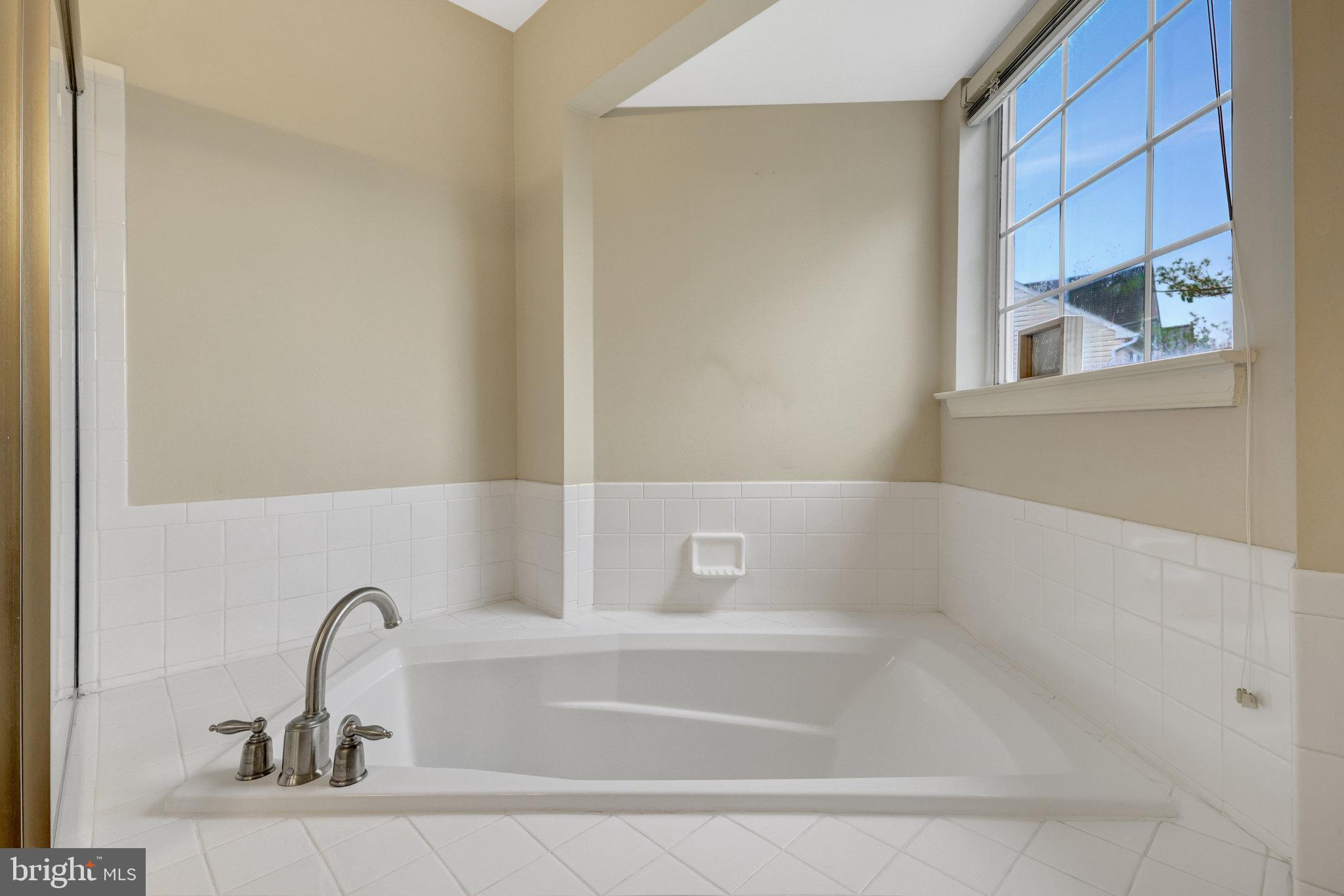 44115 Allderwood Ter