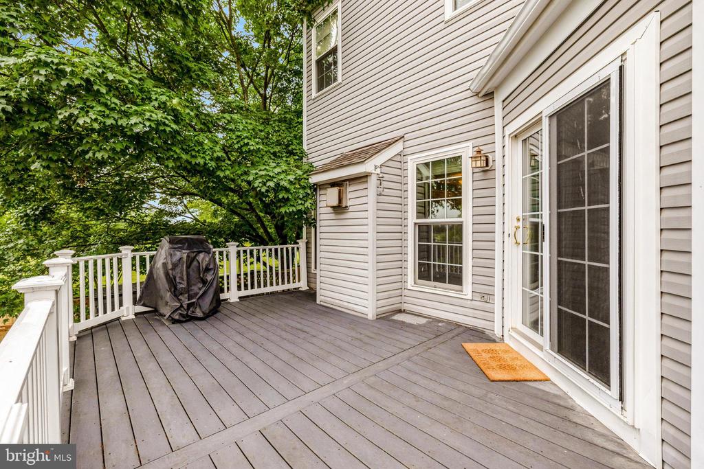44115 Allderwood Ter