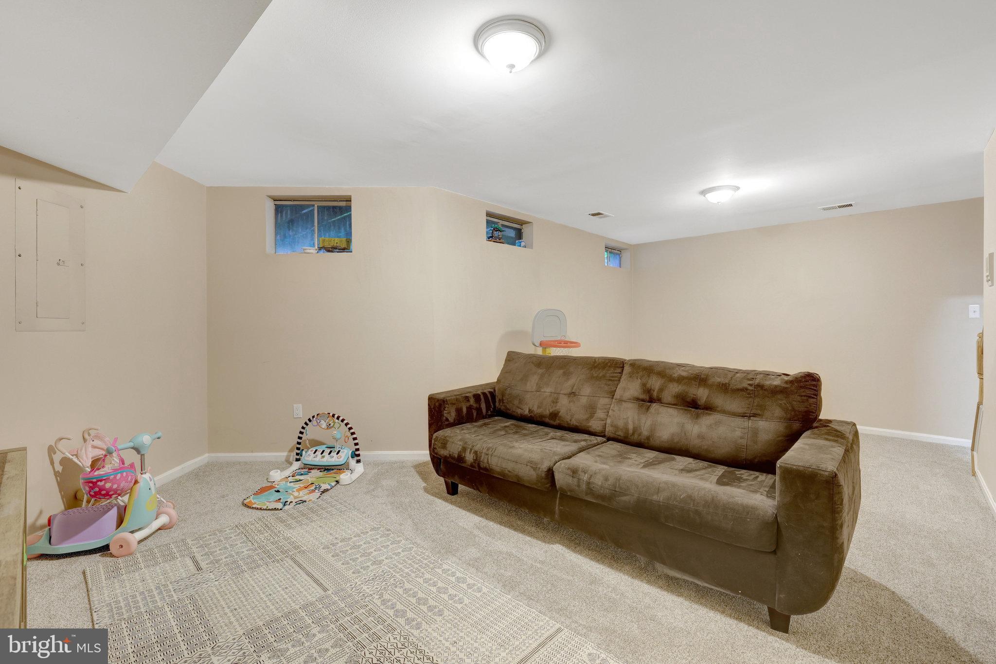 44115 Allderwood Ter