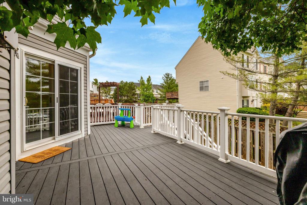 44115 Allderwood Ter
