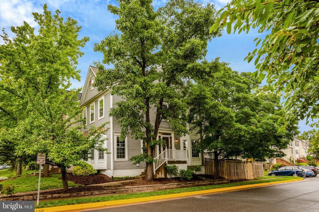 44115 Allderwood Ter