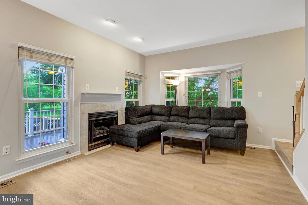 44115 Allderwood Ter