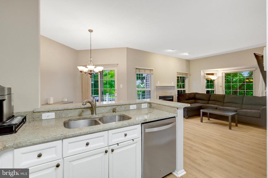44115 Allderwood Ter