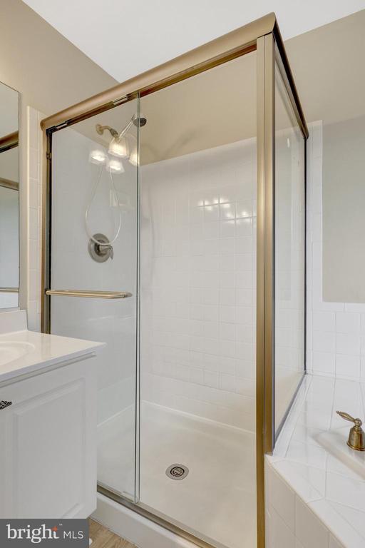 44115 Allderwood Ter