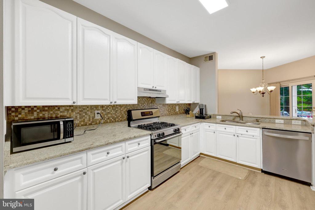 44115 Allderwood Ter