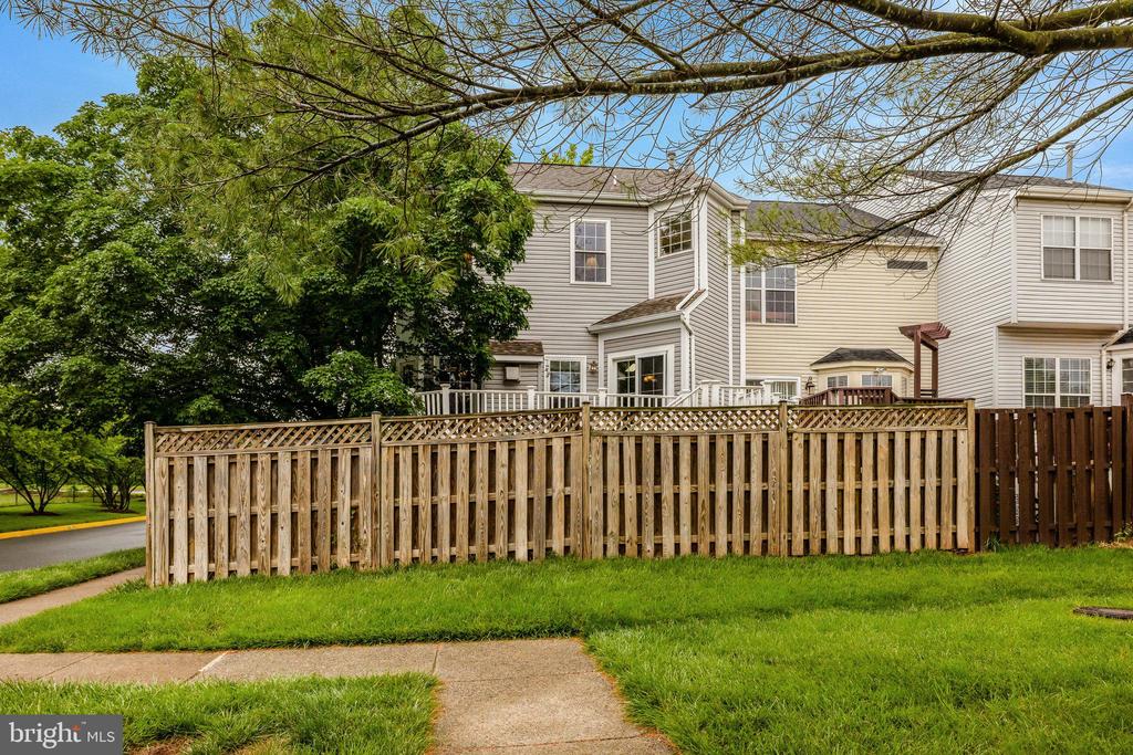 44115 Allderwood Ter