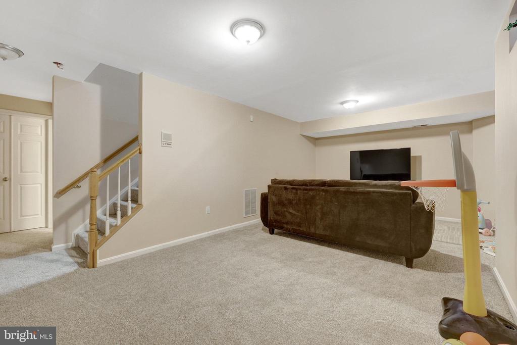 44115 Allderwood Ter