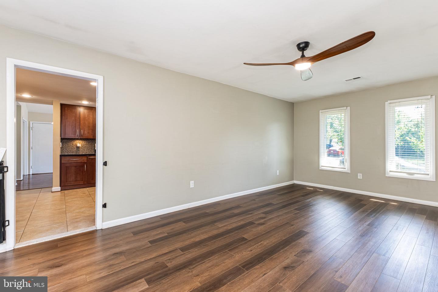 246 AVONDALE DR