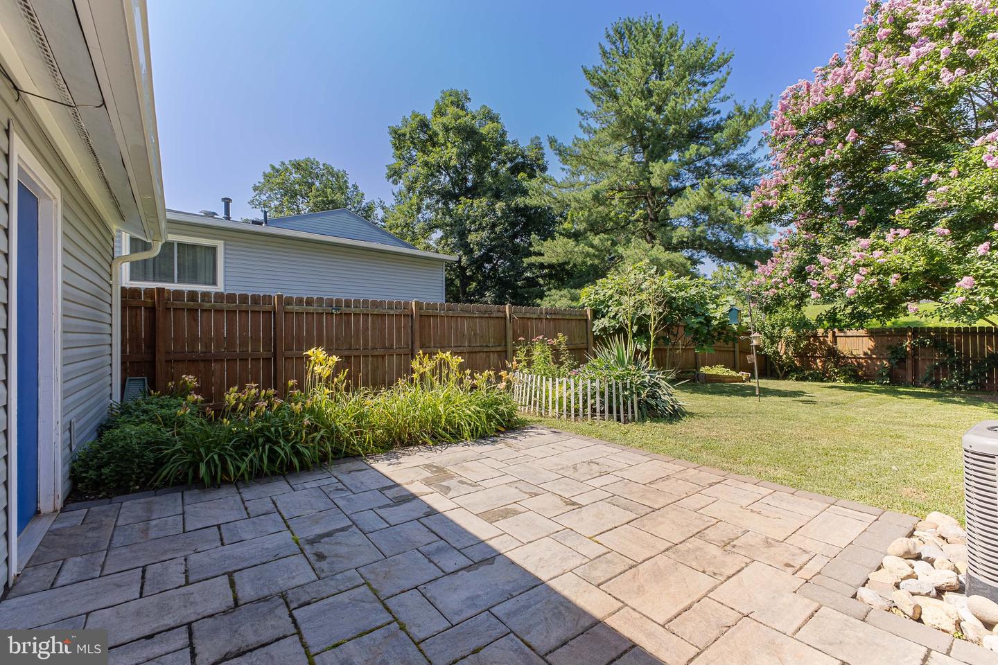 246 AVONDALE DR