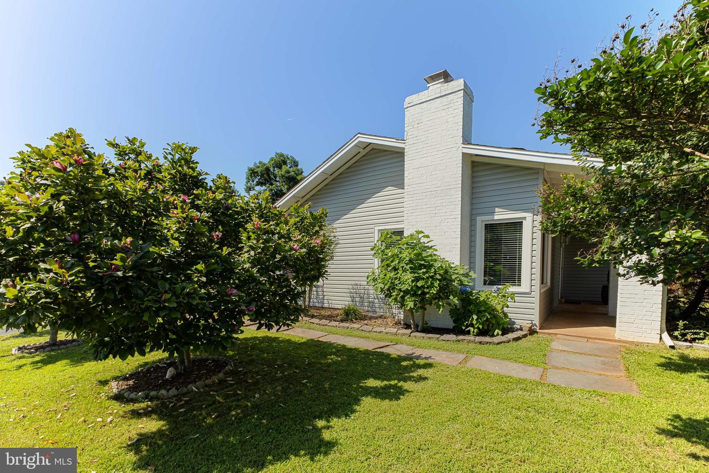 246 AVONDALE DR