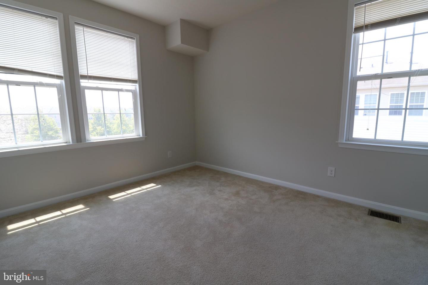 24698 LYNETTE SPRINGS TER