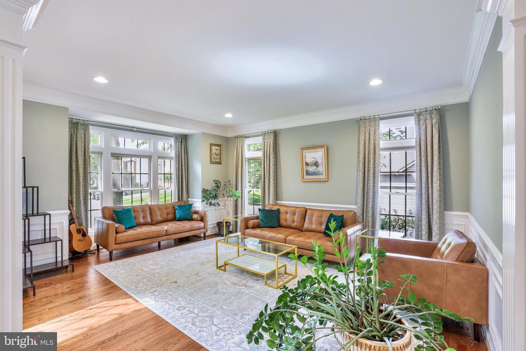 18301 Mid Ocean Pl