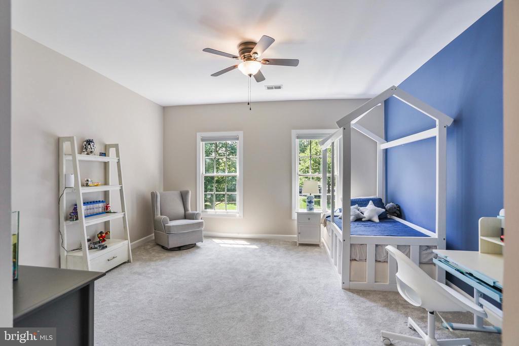 18301 Mid Ocean Pl