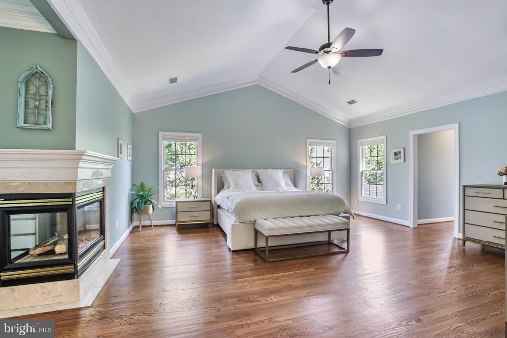 18301 Mid Ocean Pl