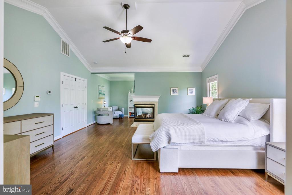 18301 Mid Ocean Pl