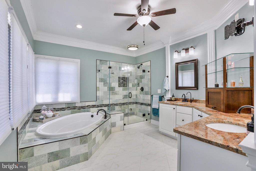18301 Mid Ocean Pl