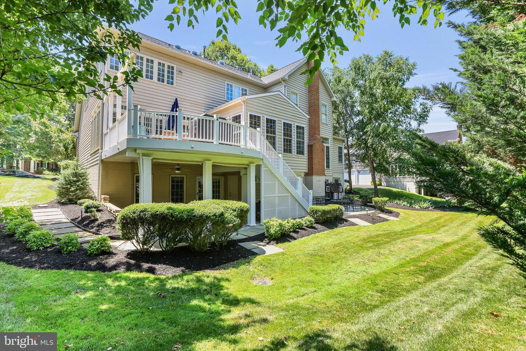 18301 Mid Ocean Pl