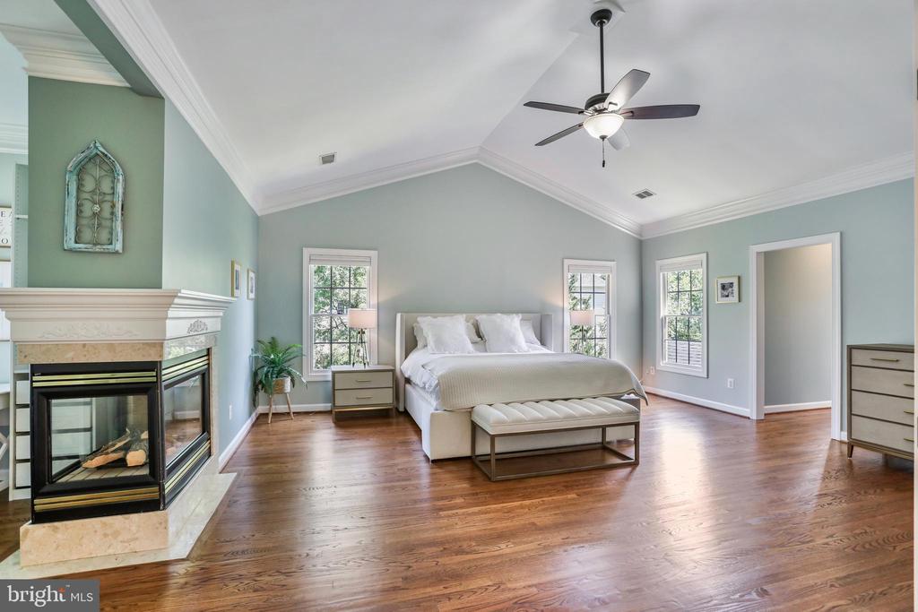 18301 Mid Ocean Pl