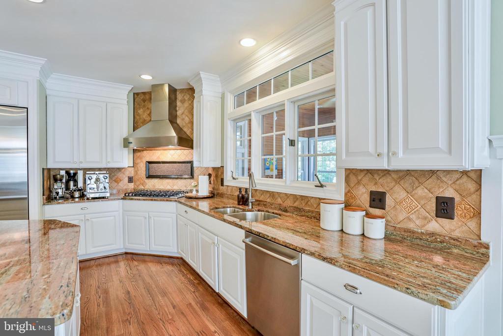 18301 Mid Ocean Pl