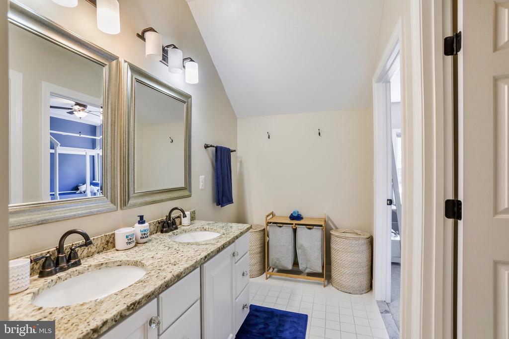 18301 Mid Ocean Pl