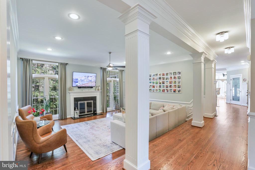18301 Mid Ocean Pl