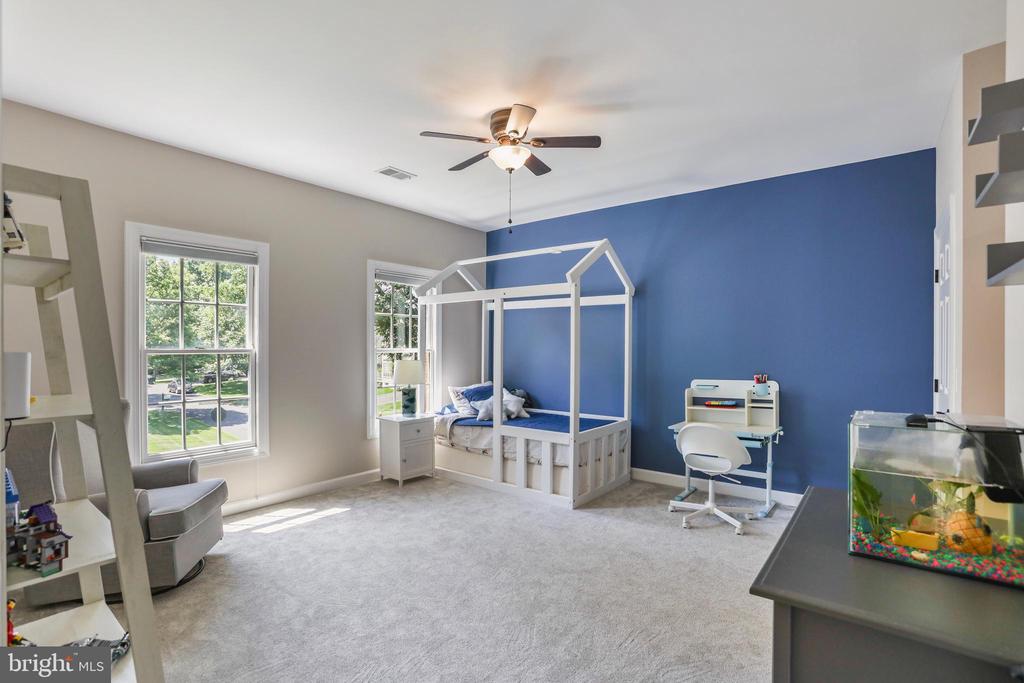 18301 Mid Ocean Pl