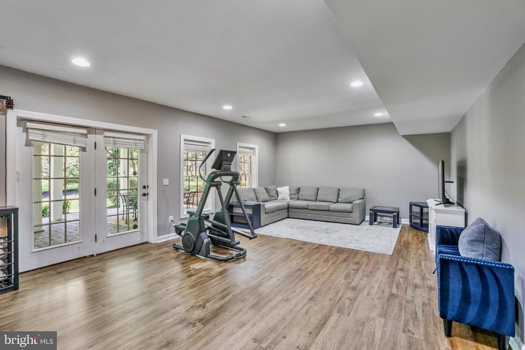 18301 Mid Ocean Pl