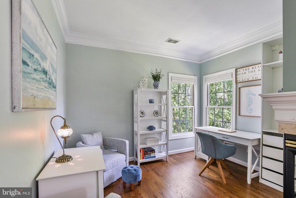 18301 Mid Ocean Pl
