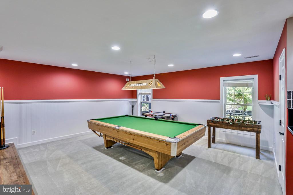 18301 Mid Ocean Pl